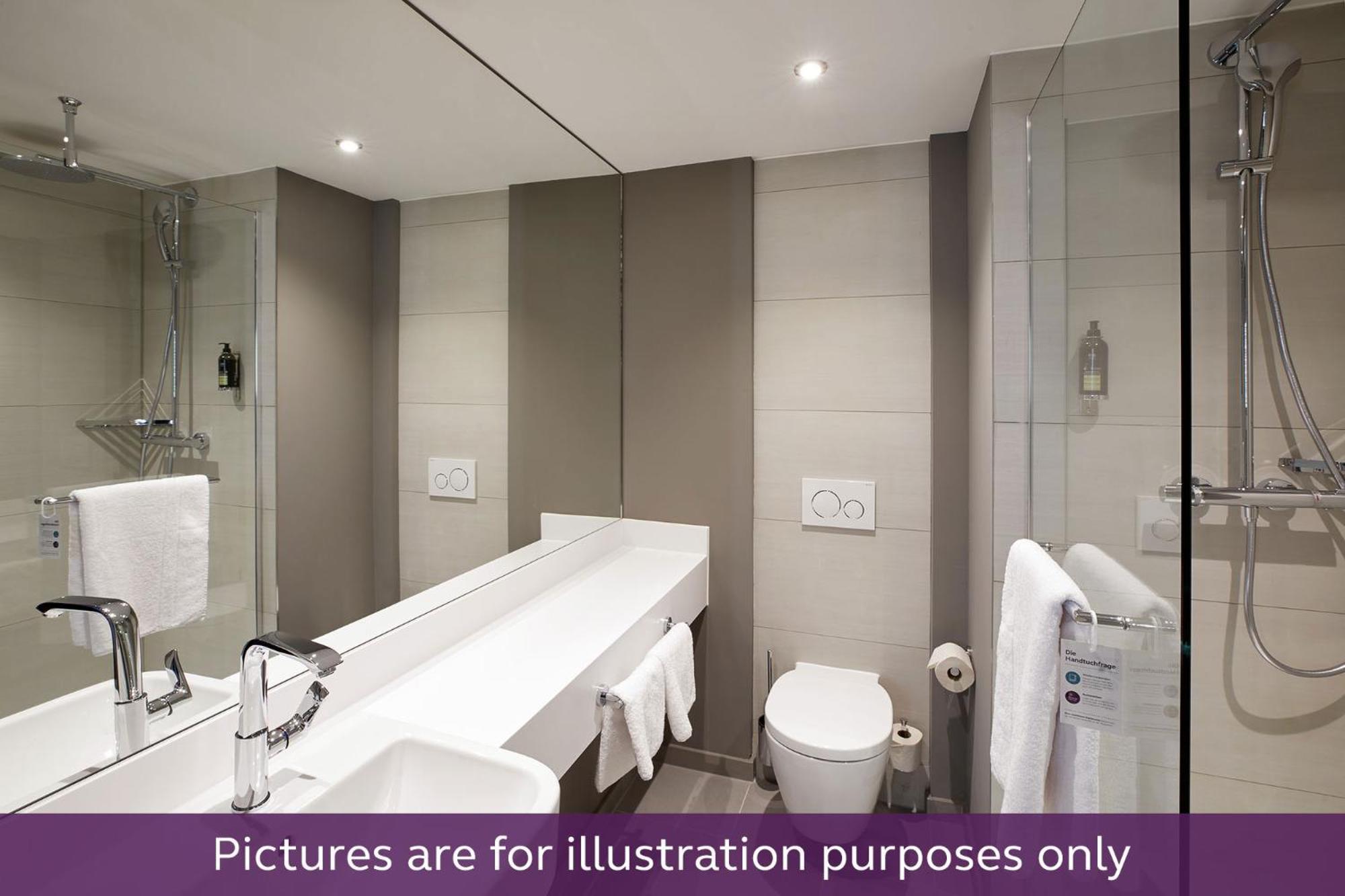 Premier Inn Duesseldorf City Centre Экстерьер фото