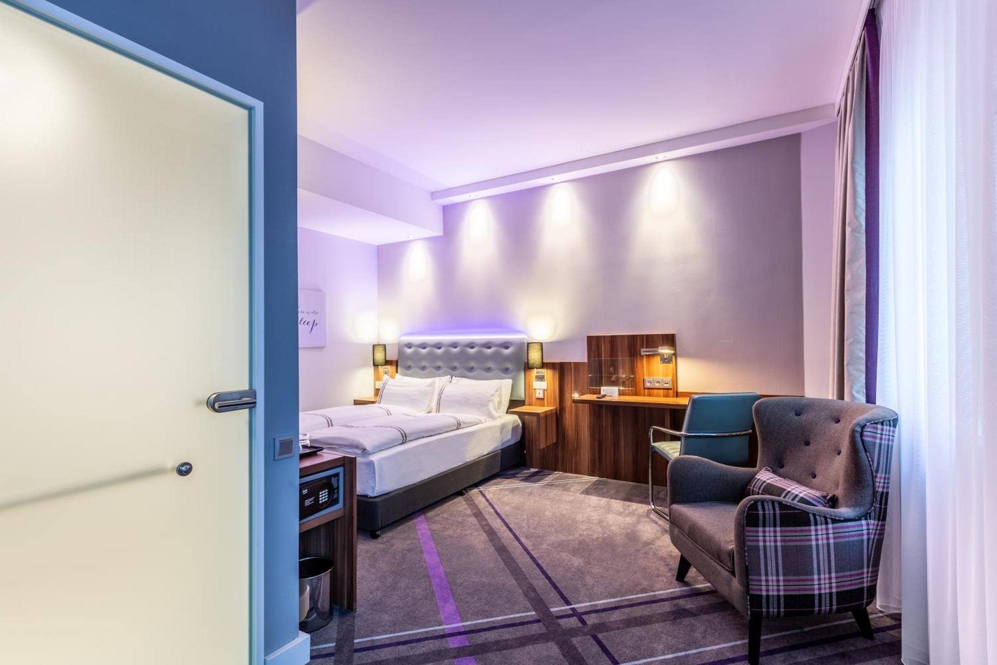 Premier Inn Duesseldorf City Centre Экстерьер фото