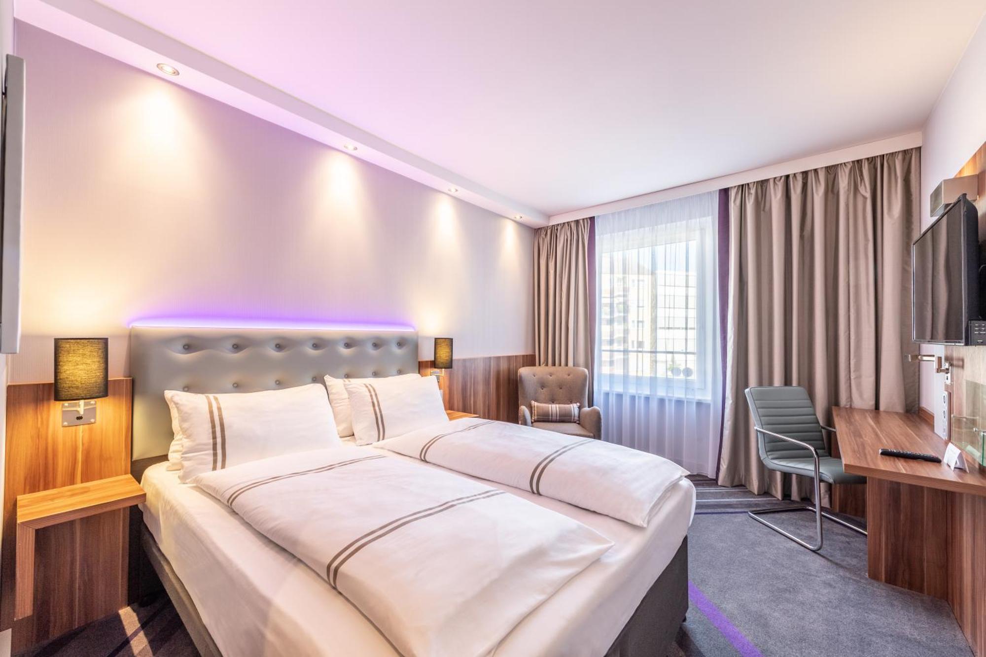 Premier Inn Duesseldorf City Centre Экстерьер фото