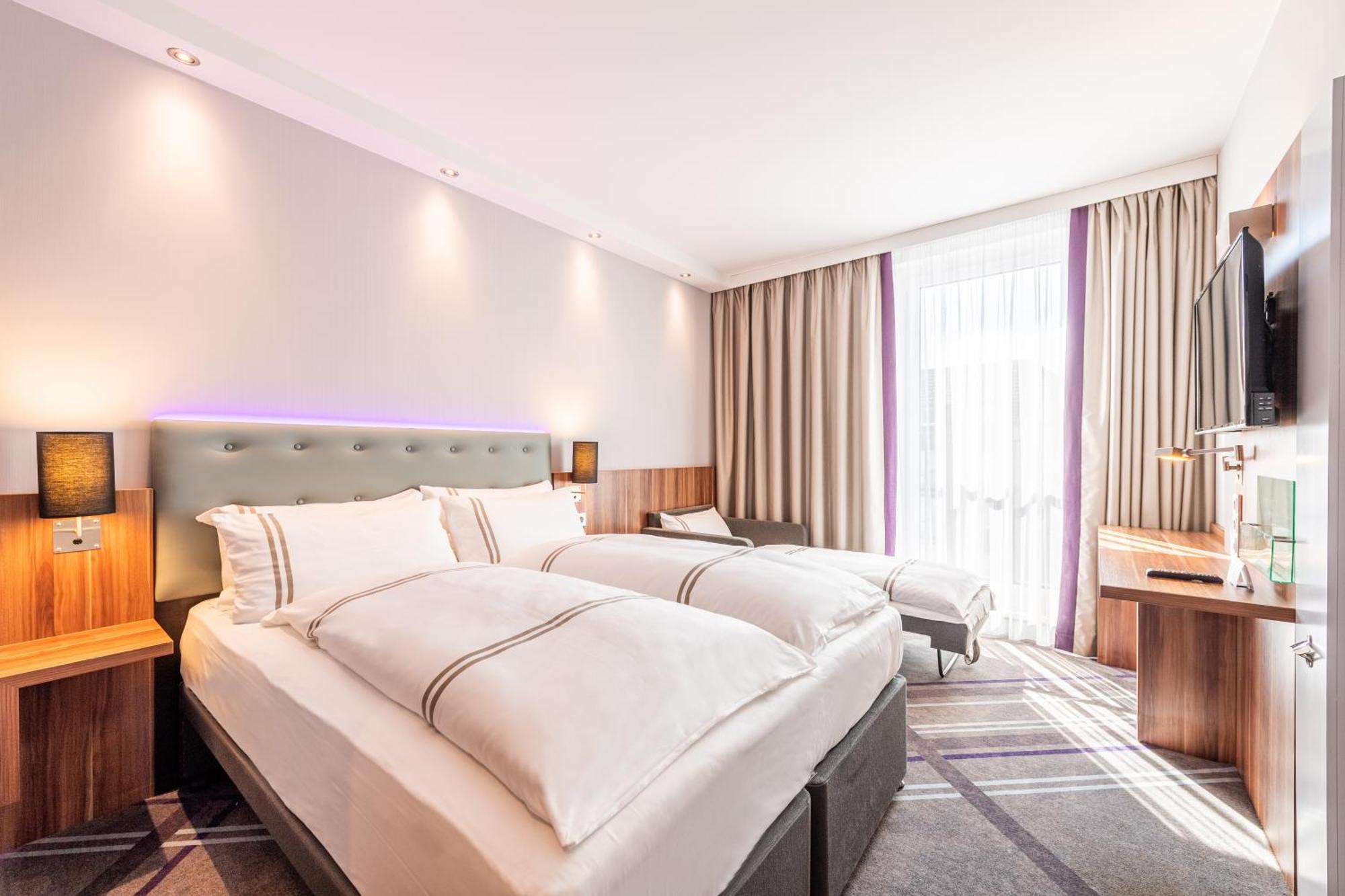 Premier Inn Duesseldorf City Centre Экстерьер фото