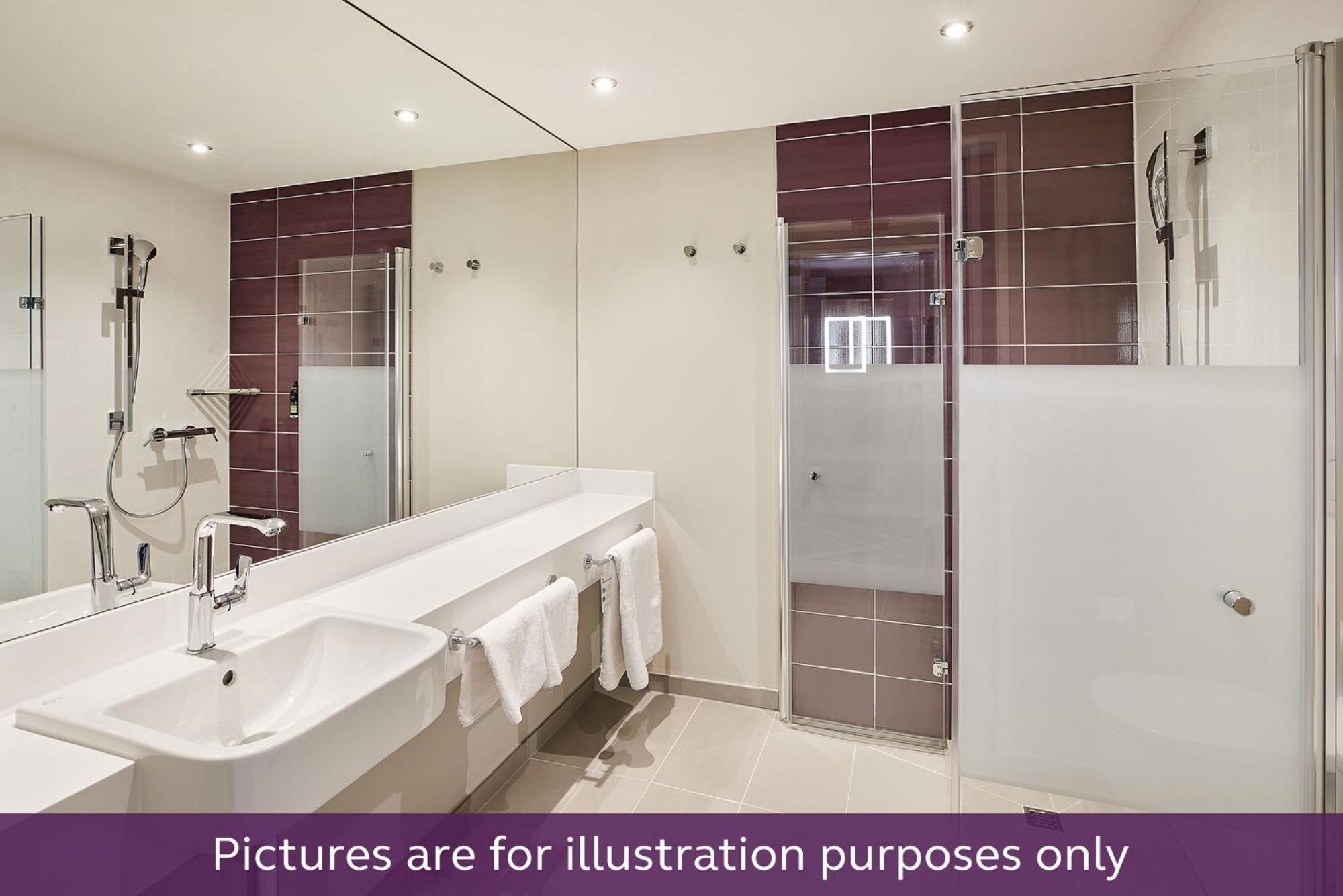 Premier Inn Duesseldorf City Centre Экстерьер фото